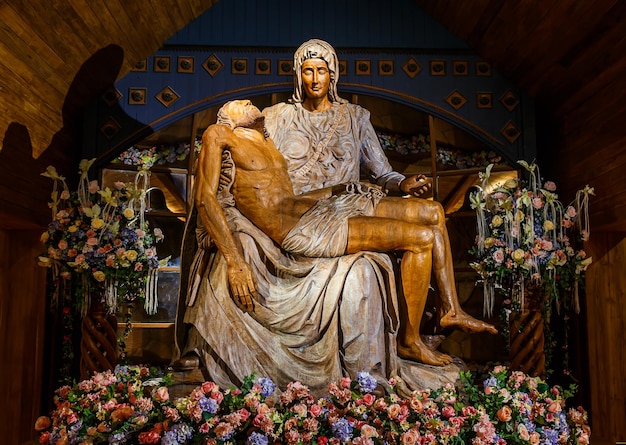 Escultura em madeira de Jesus