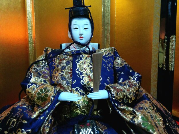 Foto escultura japonesa en un museo