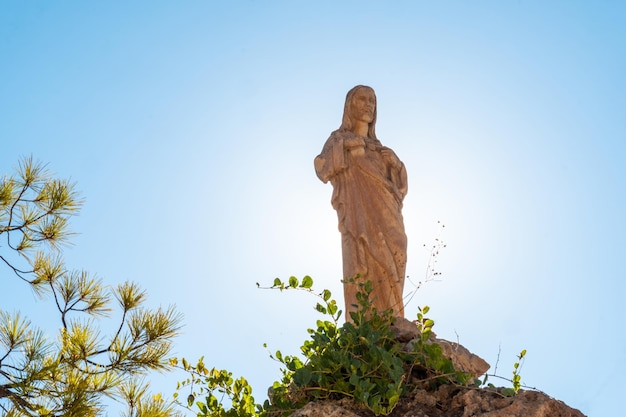 Escultura na igreja da imaculada conceição no município de mijas em málaga andaluzia