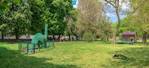 Esculturas de jardín en el zoológico de Odessa Ucrania