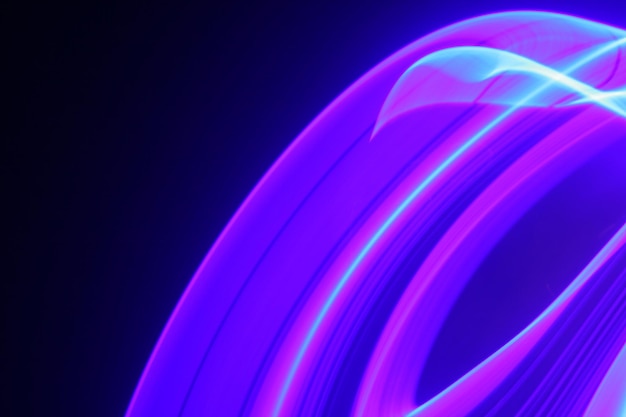 La esencia de la luz es que las ondas electromagnéticas son como ondas