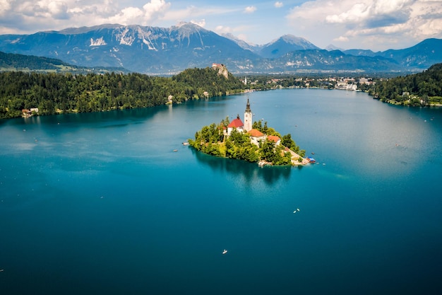 Eslovênia - Vista aérea resort Lago Bled.