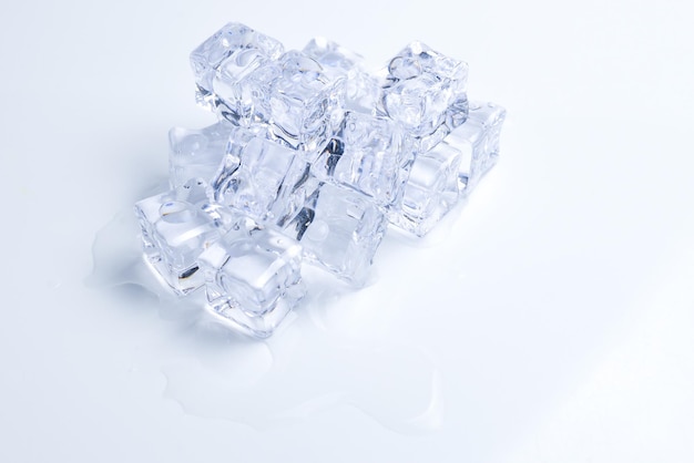 Espaço de cubos de cristal de gelo para texto ou design