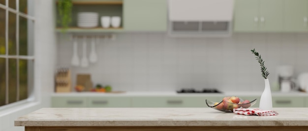 Espaço de montagem na mesa de cozinha branca de luxo sobre o fundo desfocado da sala de cozinha mínima