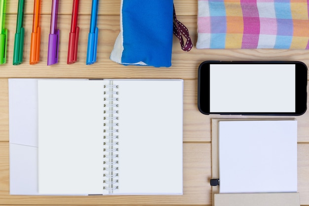 Foto espaço de trabalho elegante com caderno