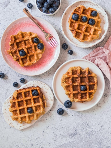 Espaço para cópia de waffles de aveia sem glúten saudáveis