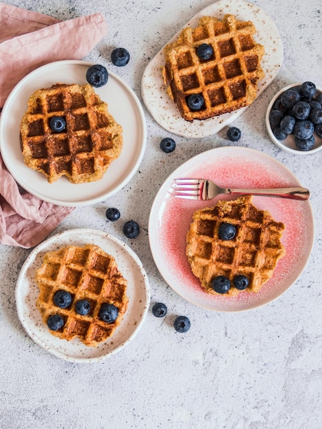 Espaço para cópia de waffles de aveia sem glúten saudáveis