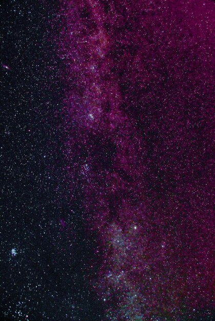 Foto espaço roxo céu galáxia e estrelas belo universo fundo espacial com galáxia em preto