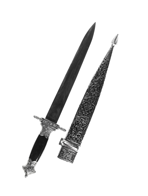espada com bainha isolada no fundo branco