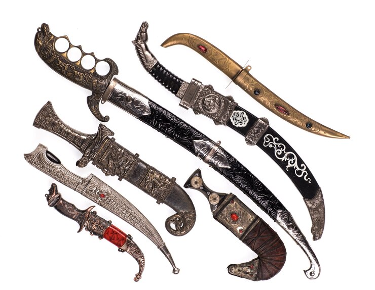 Foto espadas e punhais do império otomano