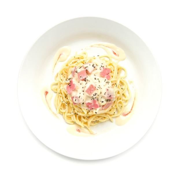 Espaguete à carbonara, cebola e molho de creme de cogumelos