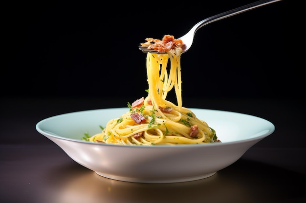 Espaguete Carbonara girado em um garfo