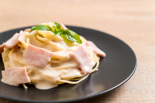 espagueti carbonara de jamón