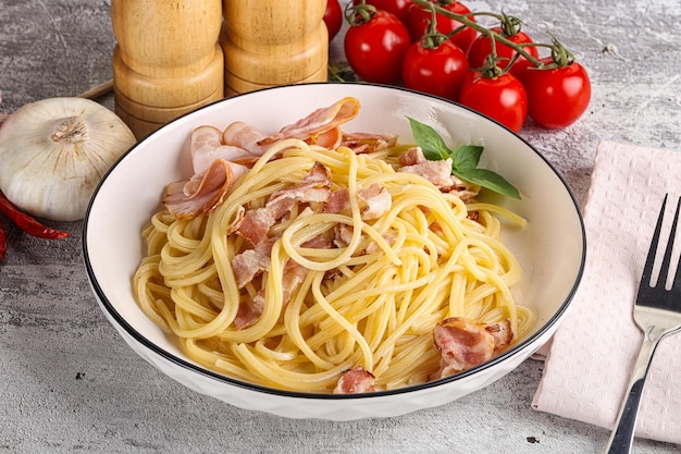 Foto espagueti italiano carbonara