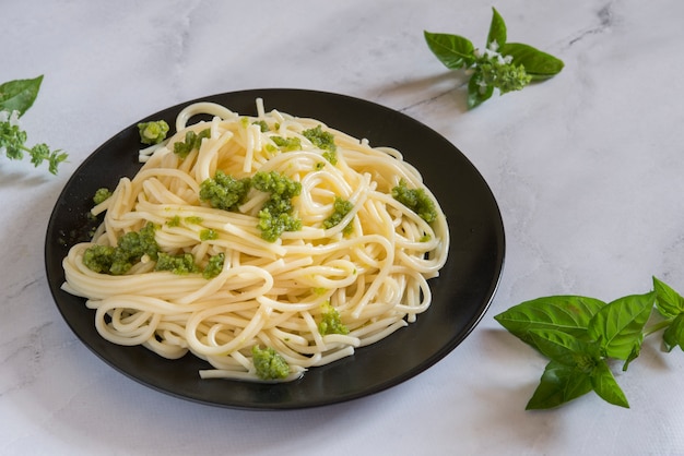 Espagueti con pesto