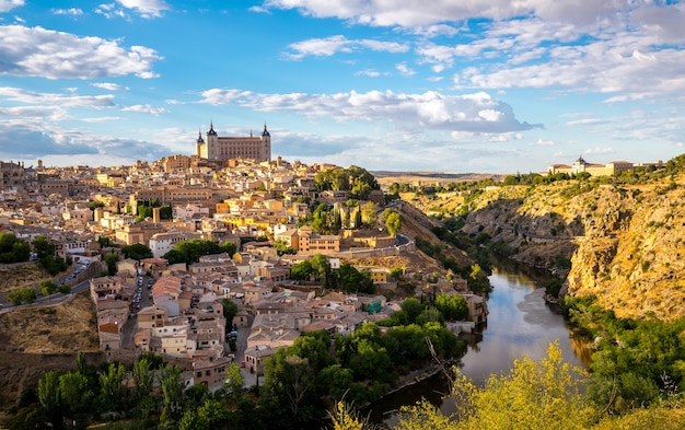 Espanha da paisagem urbana de Toledo