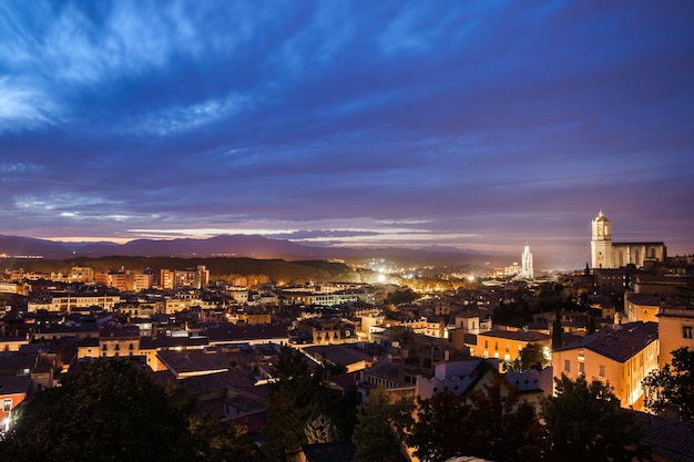 Espanha, Girona, vista da cidade ao entardecer