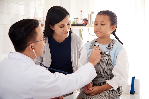 Especialista medico en salud infantil