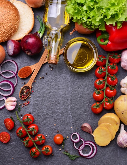 Foto especias naturales con verduras