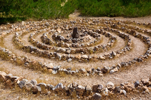 Espiral de atlantis cadastre-se em ibiza com pedras no solo