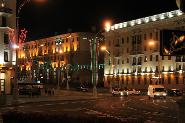 Esplendor de la noche de Minsk Bielorrusia de la avenida de la independencia