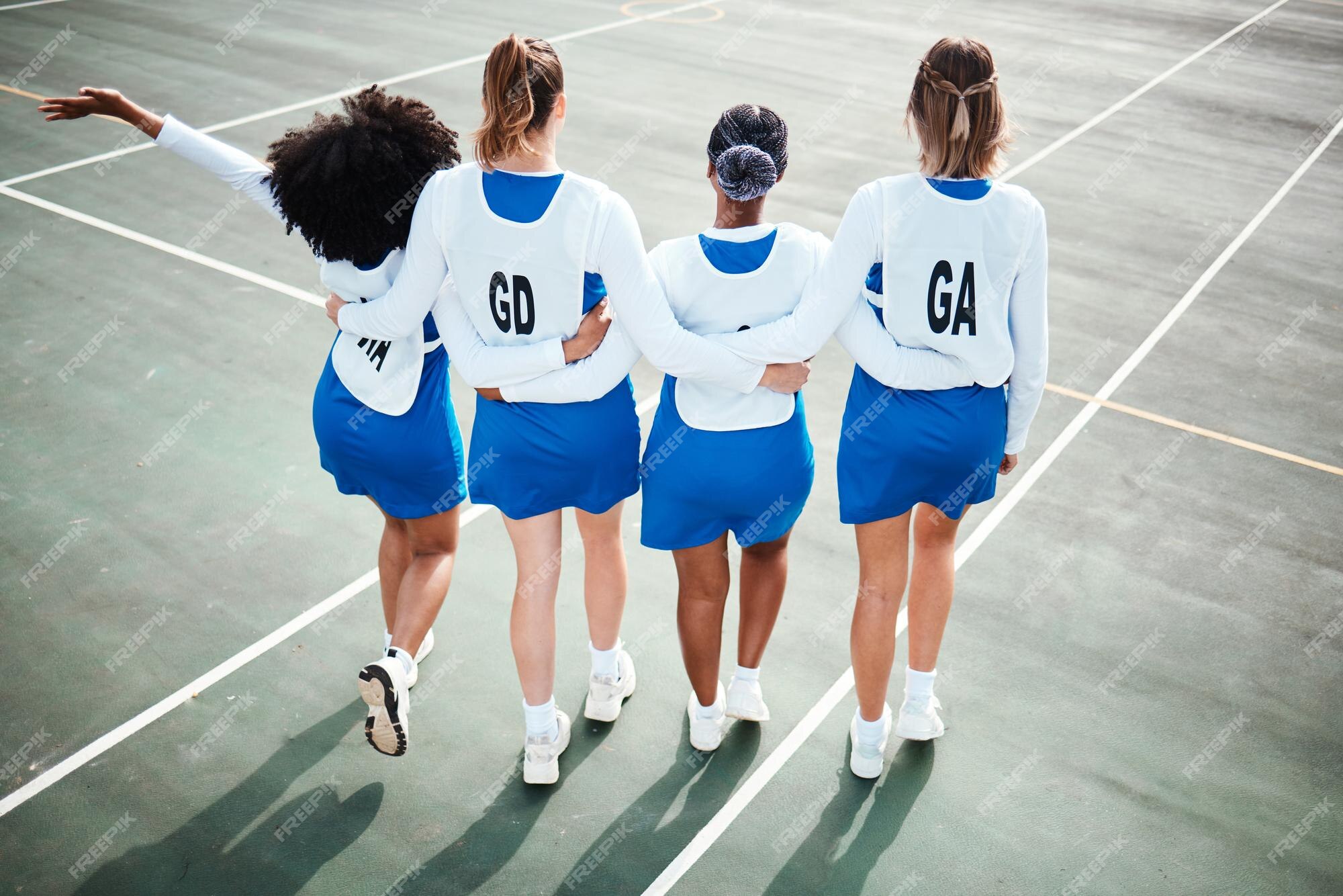 Esporte Netball E Atletas Mãos Com Jogo De Bola E Desafio Num Campo No  Parque Urbano. Esportes Femininos Foto de Stock - Imagem de azul, fêmea:  260353066