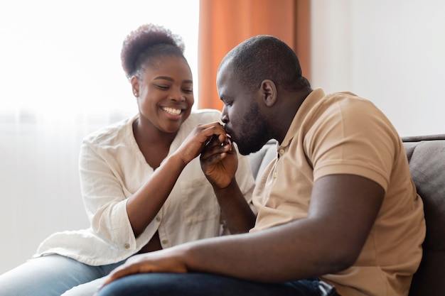 Esposa e marido tendo algum tempo de qualidade