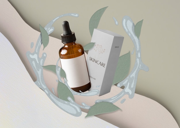 Espremer produtos cosméticos em recortes de papel