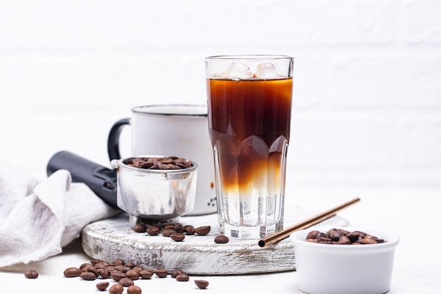 Espresso tonic trendiges kaffeegetränk