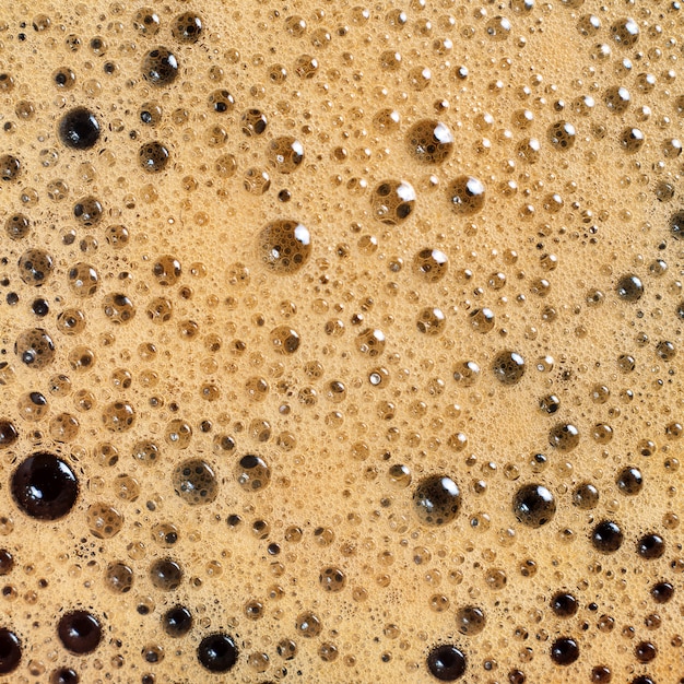 Espuma de café con burbujas de cerca