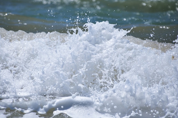 Foto espuma de respingo de onda