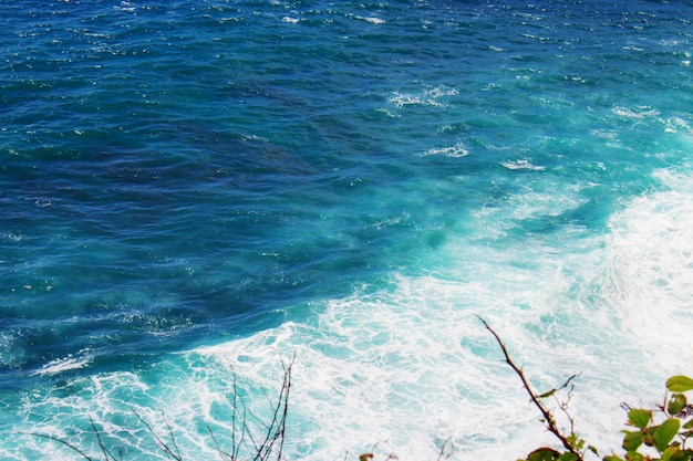 Foto espuma del mar blanco