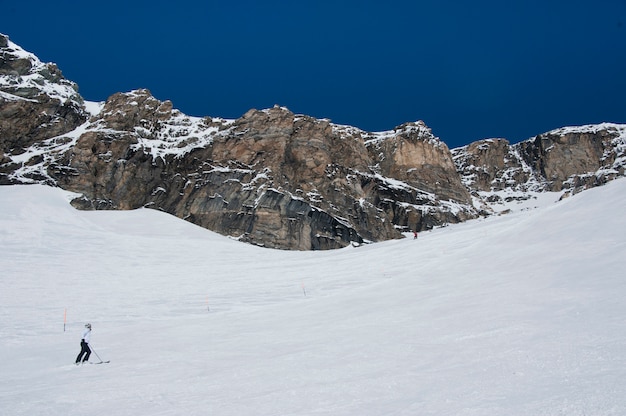 Esquiar bajo el Cervino