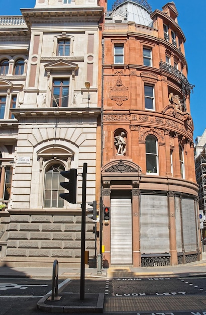 Esquina de Fleet Street en la ciudad de Londres, Reino Unido