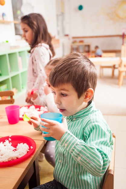 Essenszeit im Kindergarten