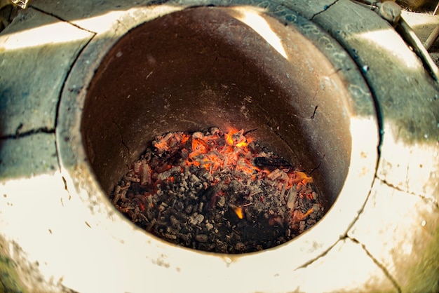 Foto esta coisa chama-se tom quando está quente. o pão é assado aqui.