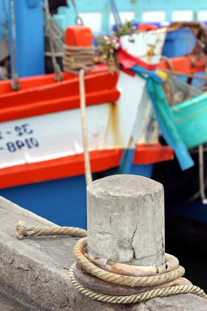 Esta é uma vara para um barco de pesca.