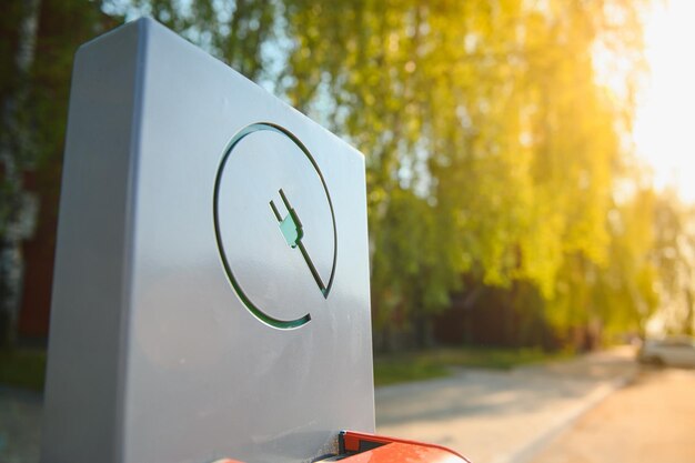 Estação de carregamento de veículos elétricos Conceito de transporte elétrico