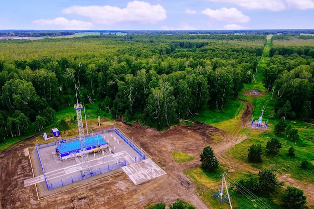 Estação de distribuição de gás natural do gasoduto principal Vista de cima Tipo de objeto de gaseificação no dia de verão