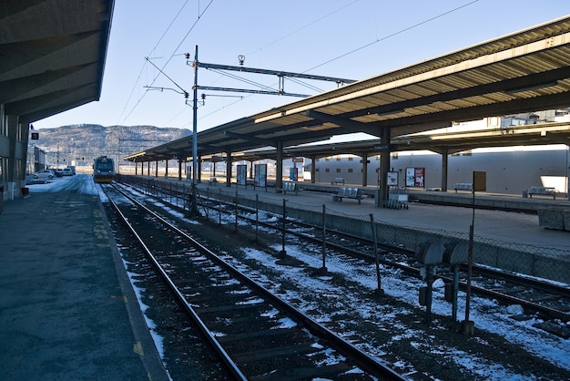 estação de trem de neve de inverno