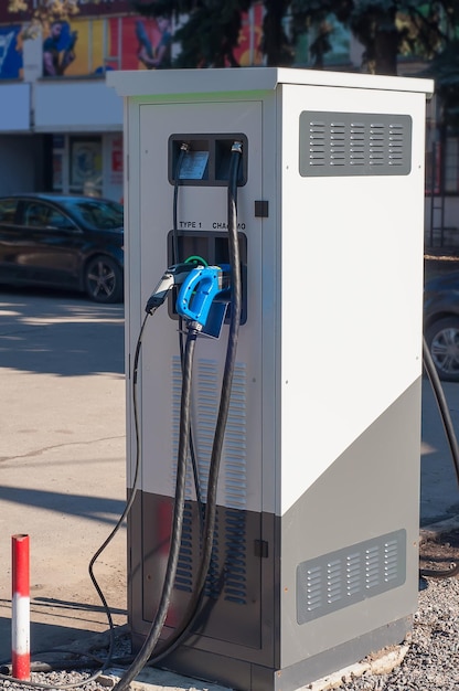 Estación de carga para vehículos eléctricos en la calle Instalación independiente en Poltava Ucrania