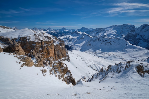 Estación de esquí en Dolomitas, Italia