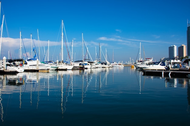 Foto estación marina - complejo de la estación puerto de pattaya