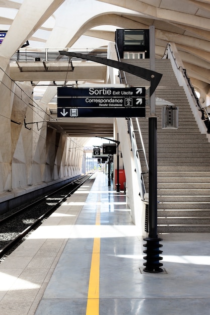 Una estación de tren en el aeropuerto de Lyon en Francia