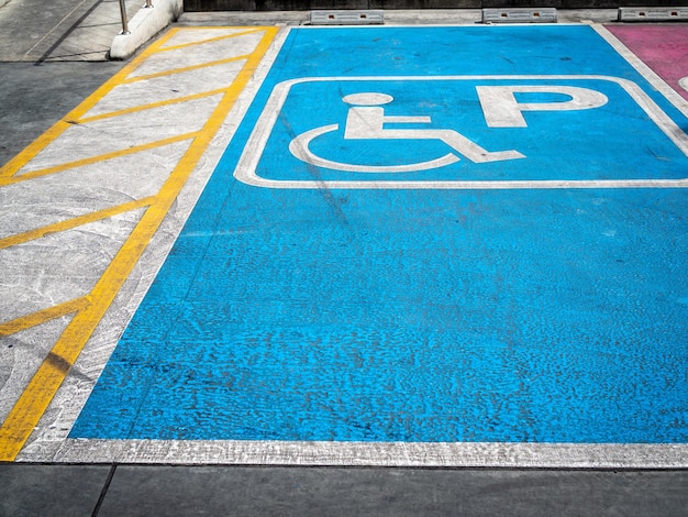 estacionamento para deficientes físicos