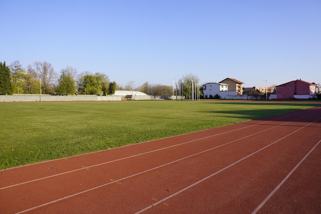 Estádio com pista de atletismo