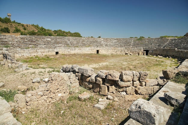 Estádio da cidade antiga de Perge em Antalya Turkiye