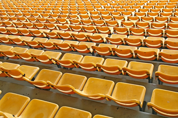 Estádio de assento amarelo