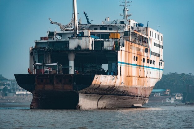 Estaleiro de desmantelamento de navios em Chittagong, Bangladesh