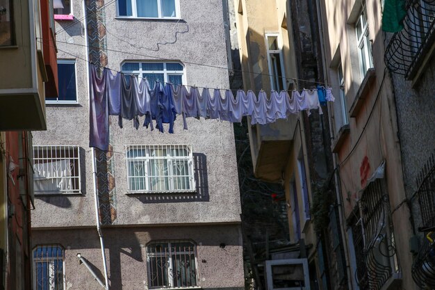 Estambul / Turquía, 18 de febrero de 2020, Casas coloridas en la ciudad vieja de Balat.